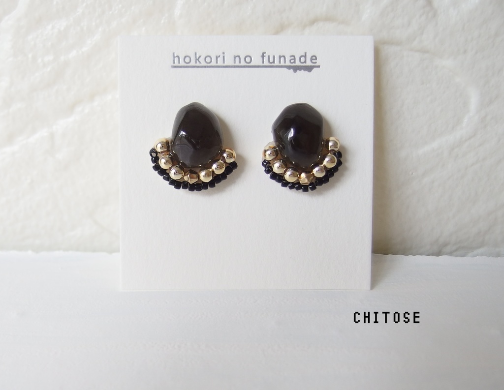 【龍如】カボションビーズピアス