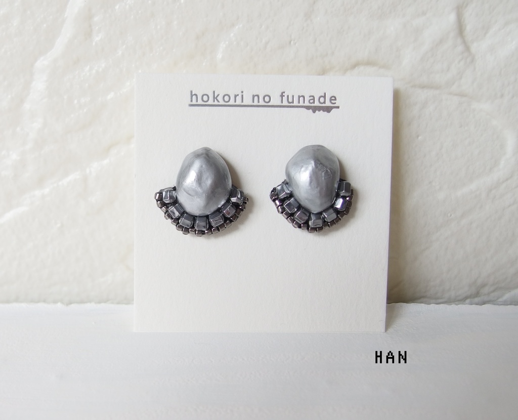 【龍如】カボションビーズピアス