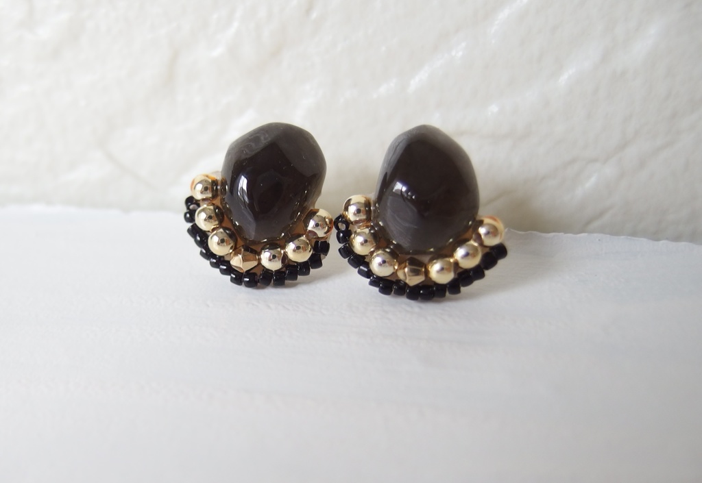 【龍如】カボションビーズピアス