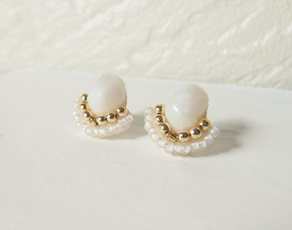 【龍如】カボションビーズピアス