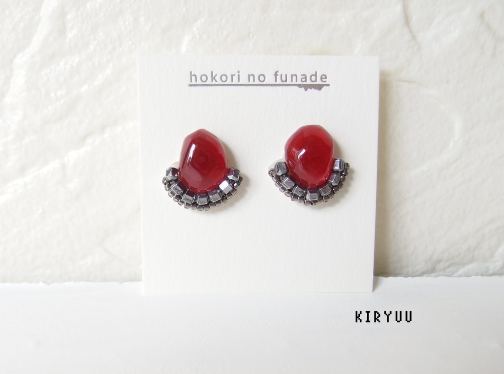 【龍如】カボションビーズピアス