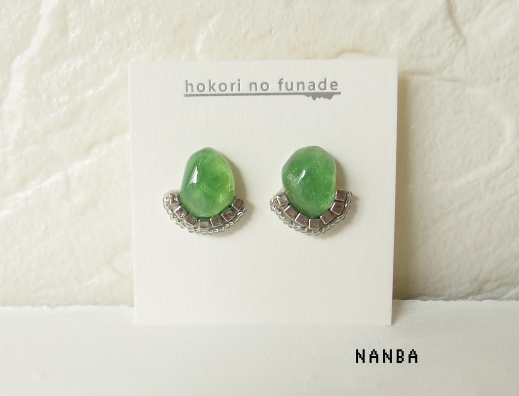 【龍如】カボションビーズピアス