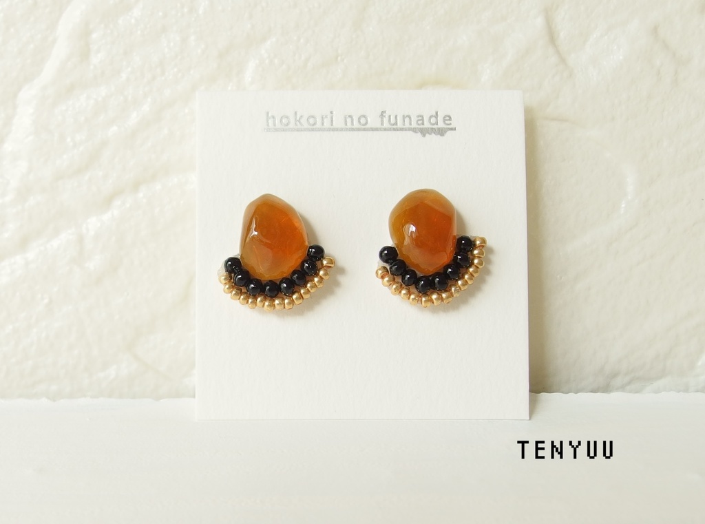 【龍如】カボションビーズピアス