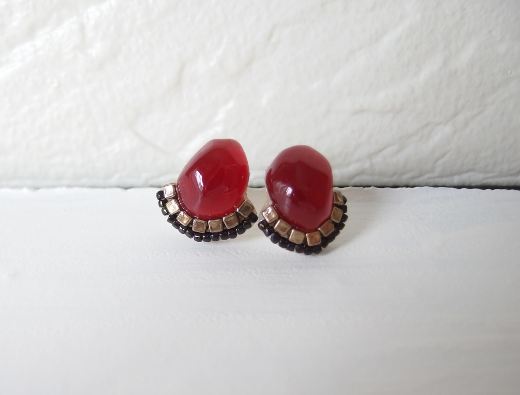 【龍如】カボションビーズピアス