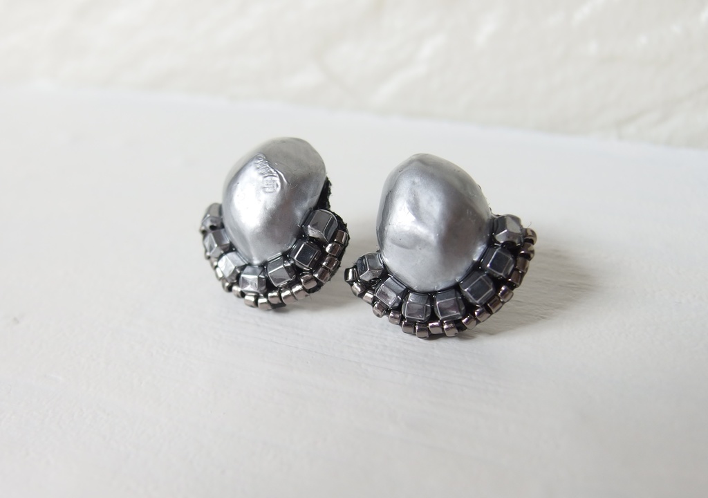 【龍如】カボションビーズピアス