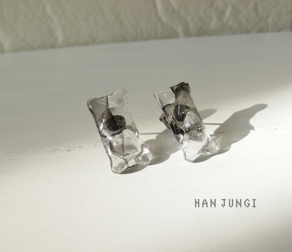 【龍如】インクアートクリアピアス