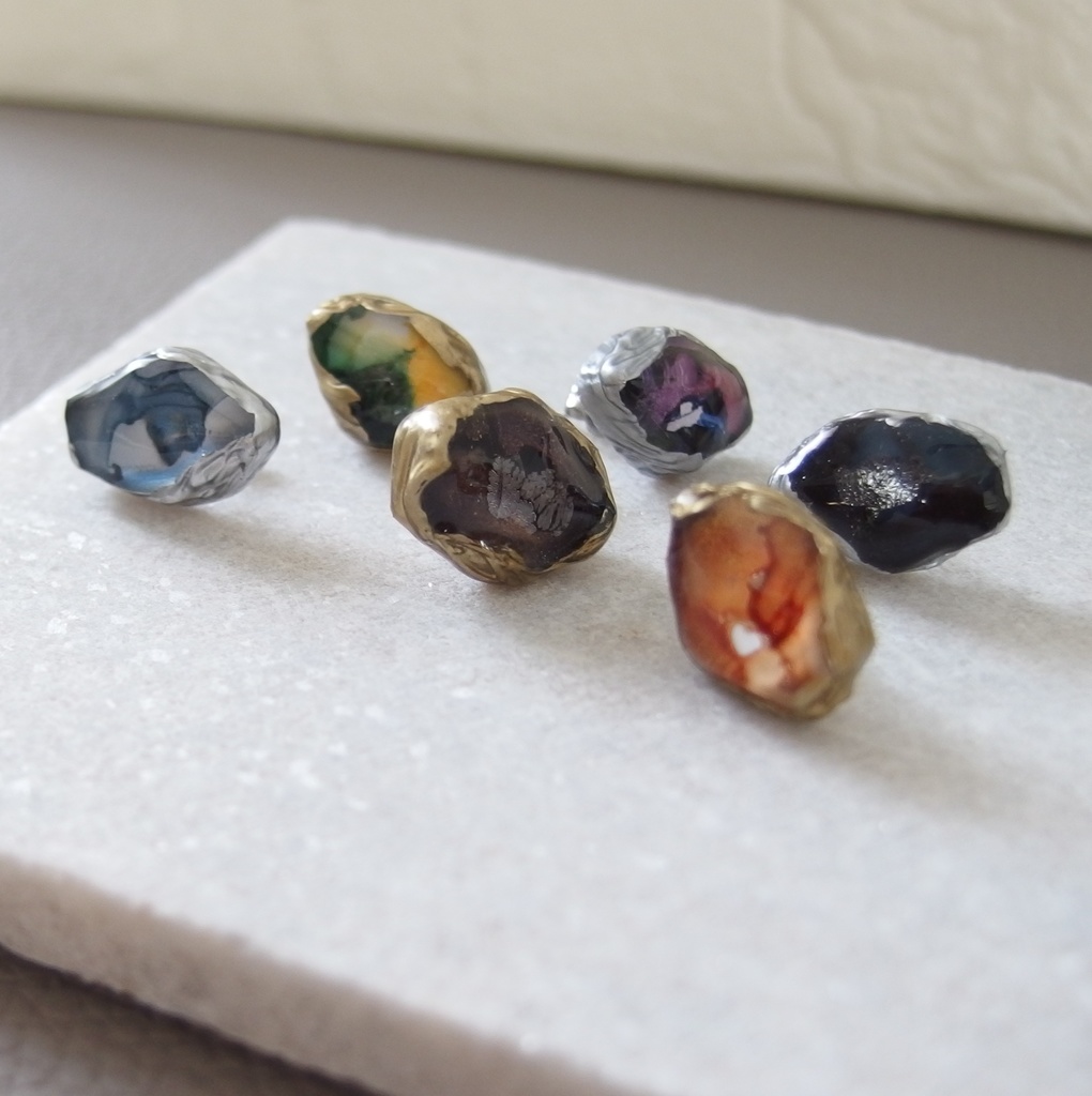 【トワウォ】ひとつぶインクアートピアス