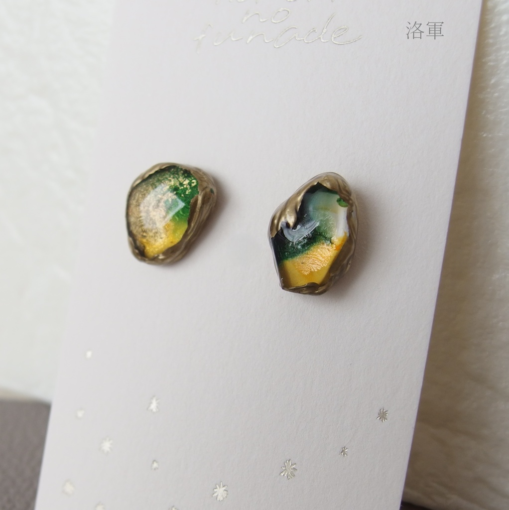 【トワウォ】ひとつぶインクアートピアス