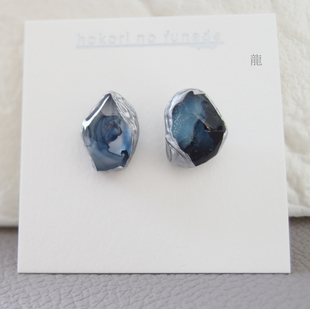 【トワウォ】ひとつぶインクアートピアス