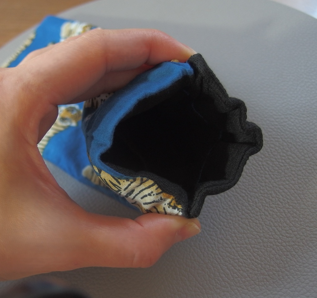 tigerバネ口ポーチ/アクスタケース