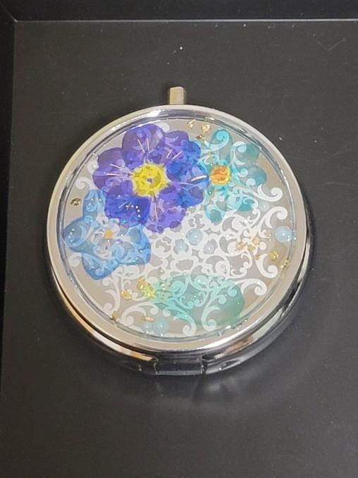 お花とレースの小物ケース