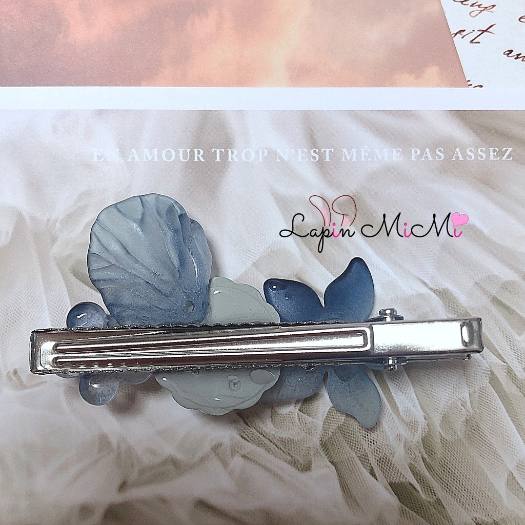 レジン 花 パール ジュエリー くすみブルー シルバー 大人カジュアル ヘアクリップ