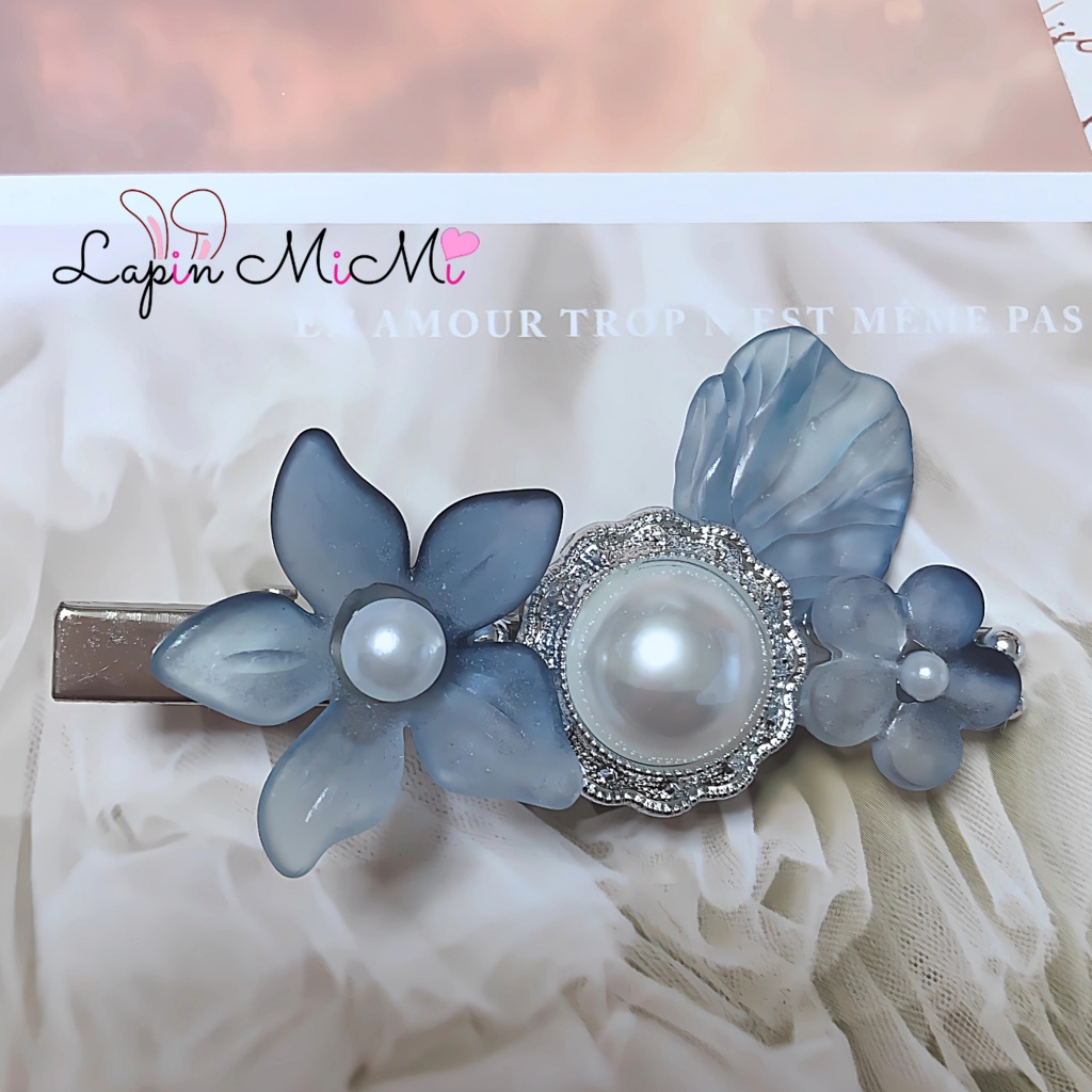 レジン 花 パール ジュエリー くすみブルー シルバー 大人カジュアル ヘアクリップ