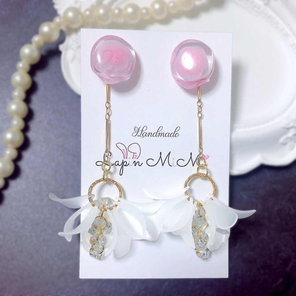 4WAY 上品 揺れる ピアス/イヤリング フラワー ゴールド ピンク ホワイト レジン ハンドメイド