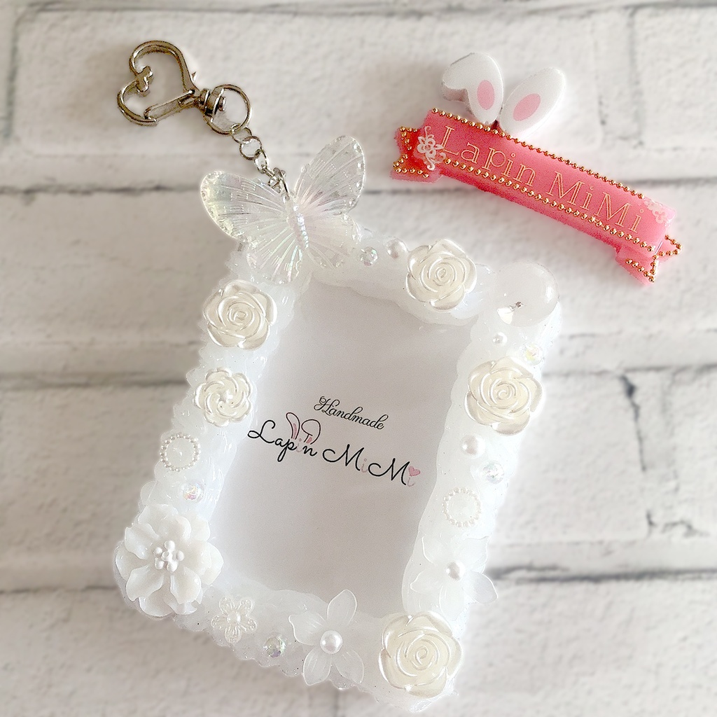 バッグチャーム キーホルダー 上品 硬質 トレカケース チェキケース ホワイト 白 クリア ラメ入り ホイップデコ ハンドメイド レジン