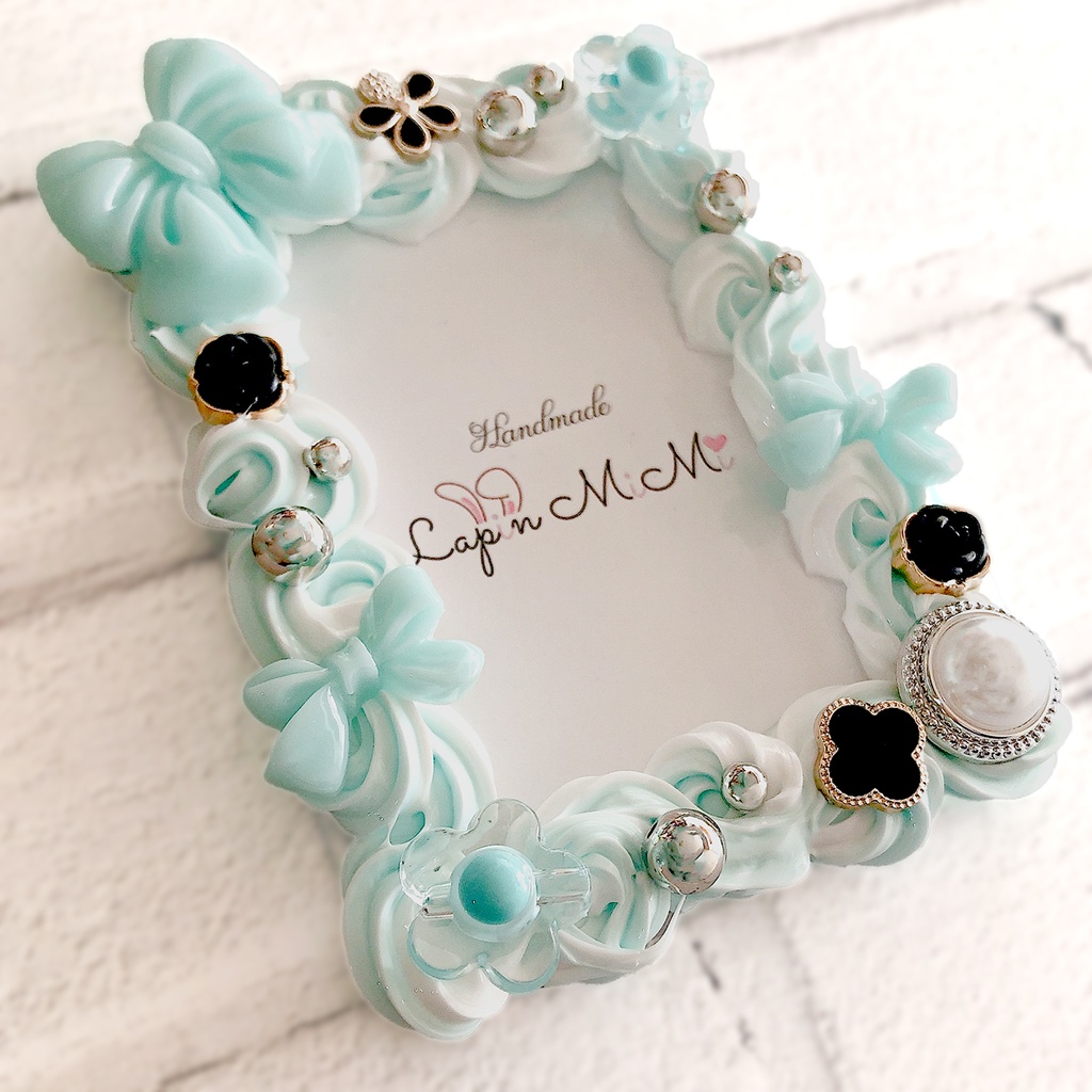 ホイップデコ 硬質トレカケース 白 水色 2色ホイップ 上品 シルバー リボン パール チェキケース きれいめ