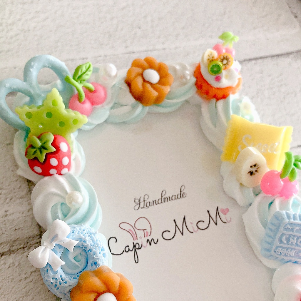 ホイップデコ 硬質トレカケース チェキケース 白 水色 フルーツ タルト お菓子 ケース カラフル かわいい ハンドメイド