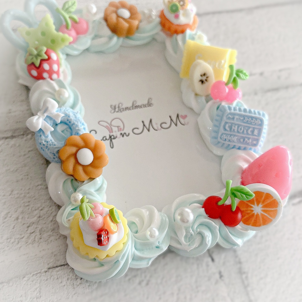 ホイップデコ 硬質トレカケース チェキケース 白 水色 フルーツ タルト お菓子 ケース カラフル かわいい ハンドメイド