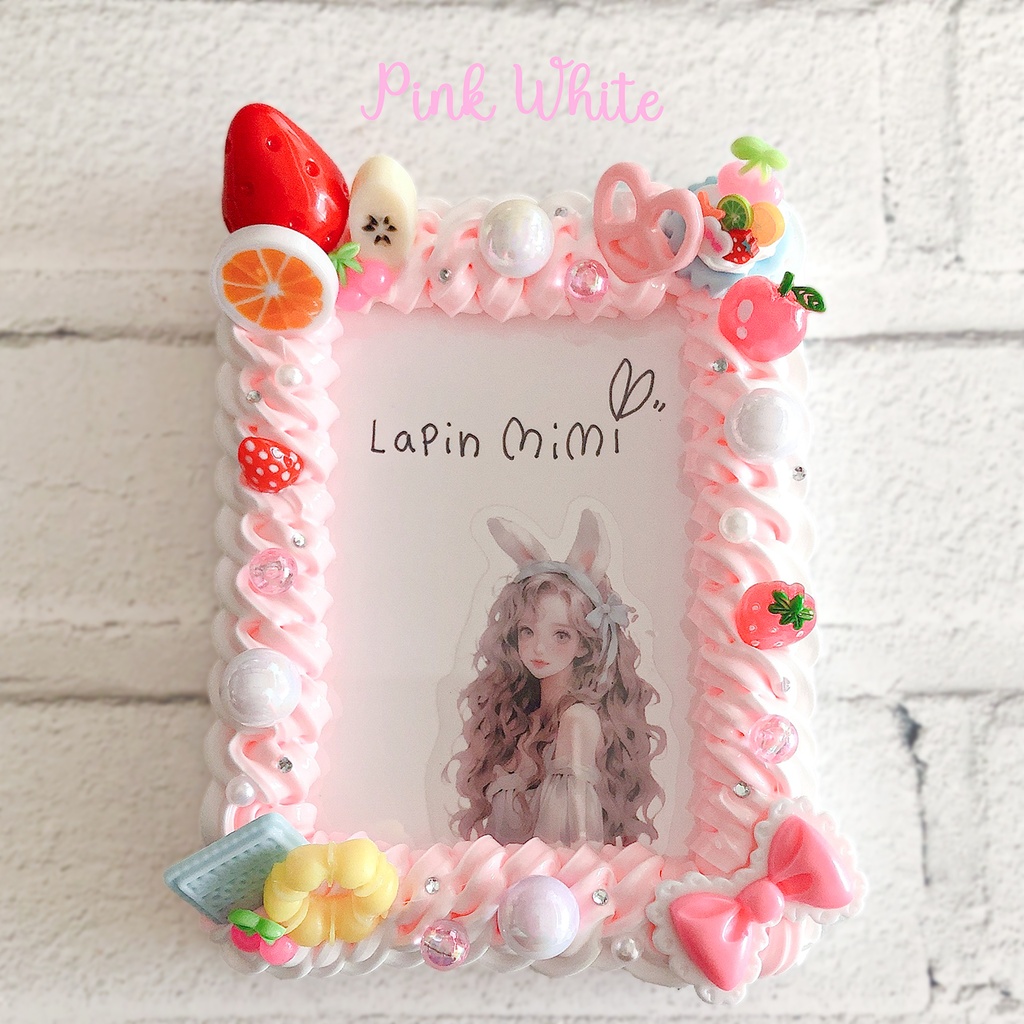 ピンク 白 ホイップデコ 硬質トレカケース ケーキ風 かわいい ケース いちご タルト お菓子 チェキ