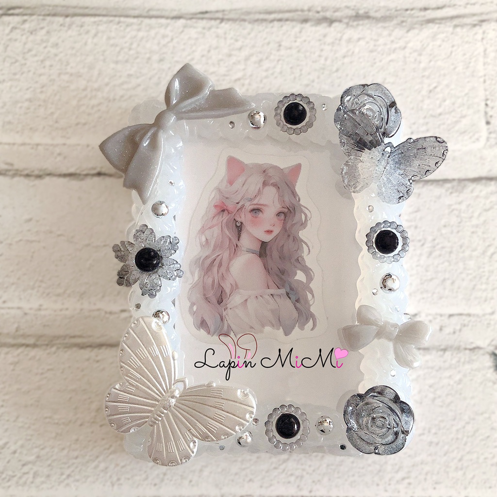 グレー ホイップデコ 硬質トレカケース クリア リボン 蝶 上品 チェキ ケース 黒