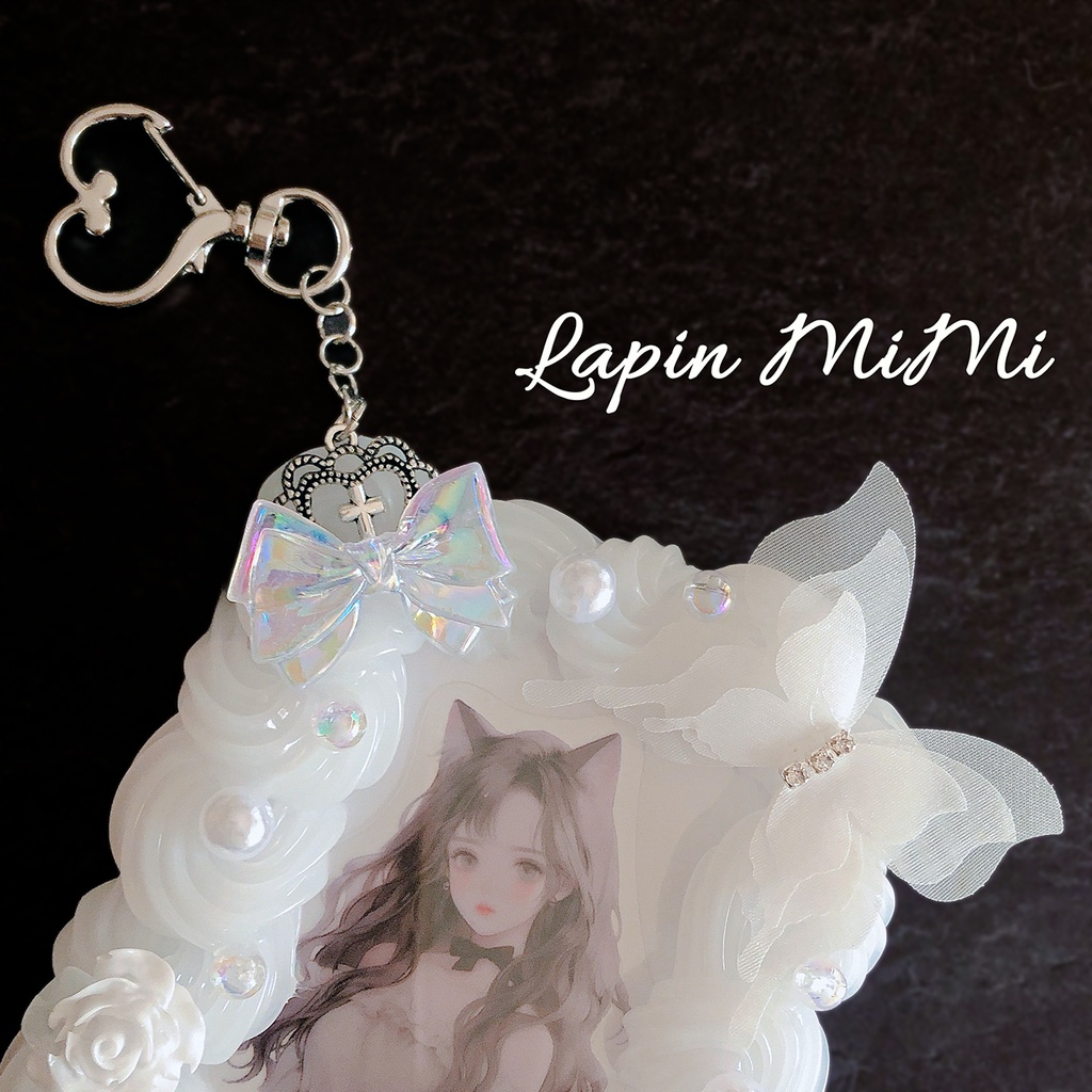 バッグチャーム クリア ホイップデコ 硬質トレカケース ふんわり シフォン 蝶 白 上品 キーホルダー ケース