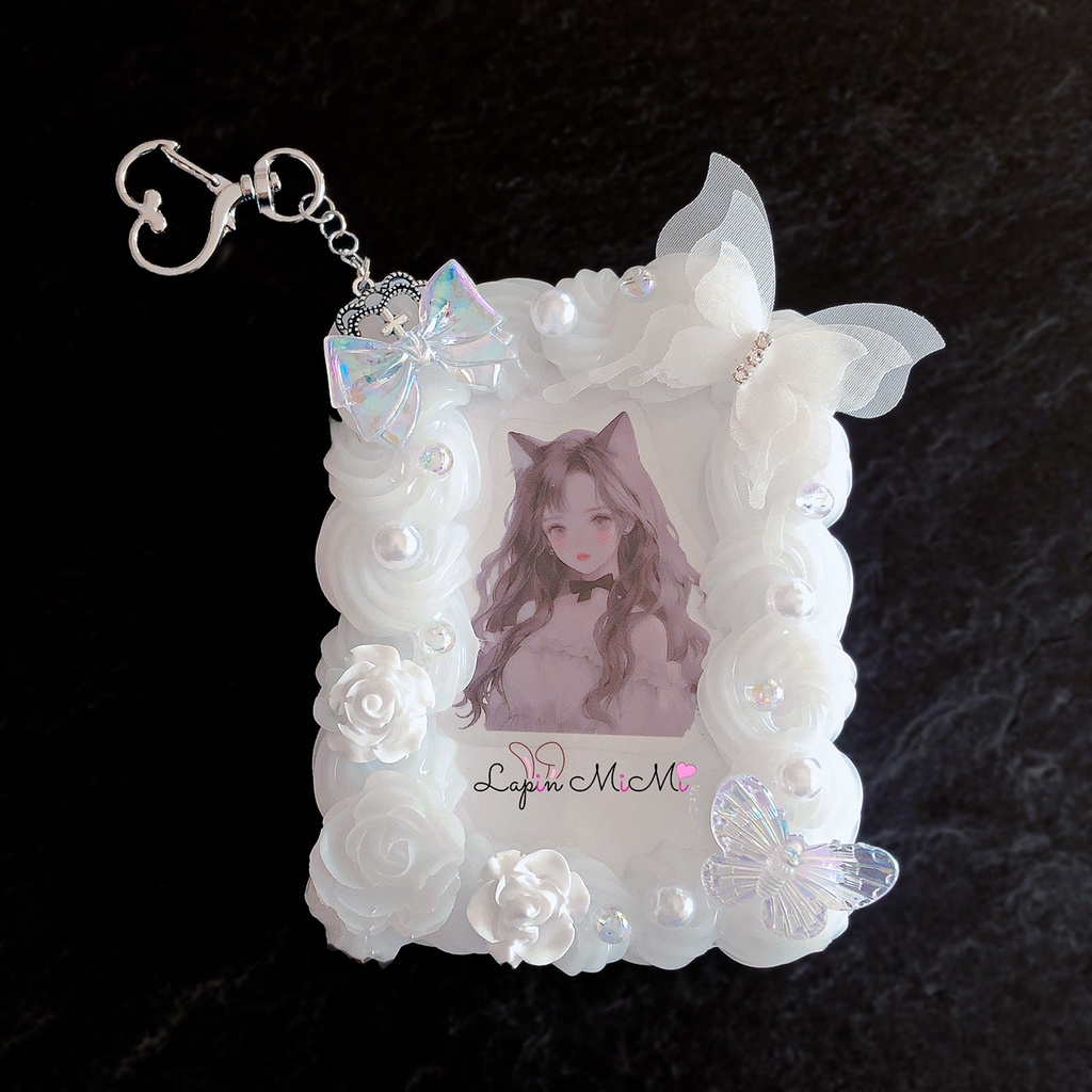 バッグチャーム クリア ホイップデコ 硬質トレカケース ふんわり シフォン 蝶 白 上品 キーホルダー ケース