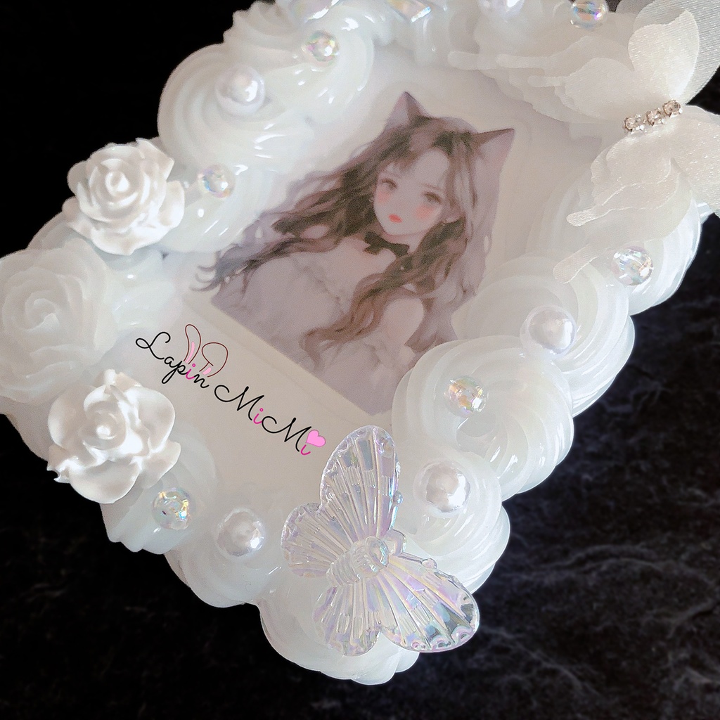バッグチャーム クリア ホイップデコ 硬質トレカケース ふんわり シフォン 蝶 白 上品 キーホルダー ケース