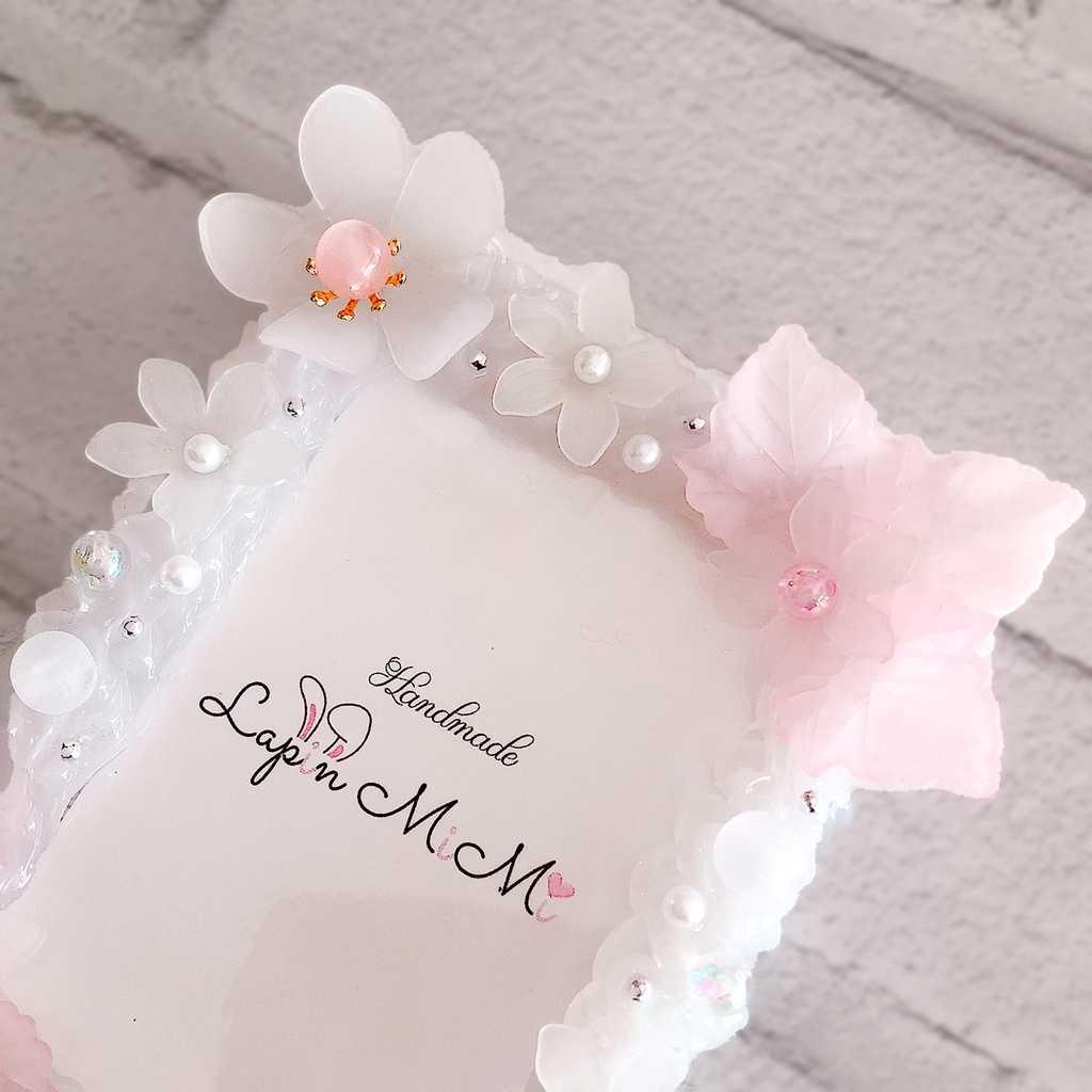 クリア ホイップデコ 春 お花 マット ホワイト 硬質 トレカケース チェキ きれいめ ピンク ハンドメイド