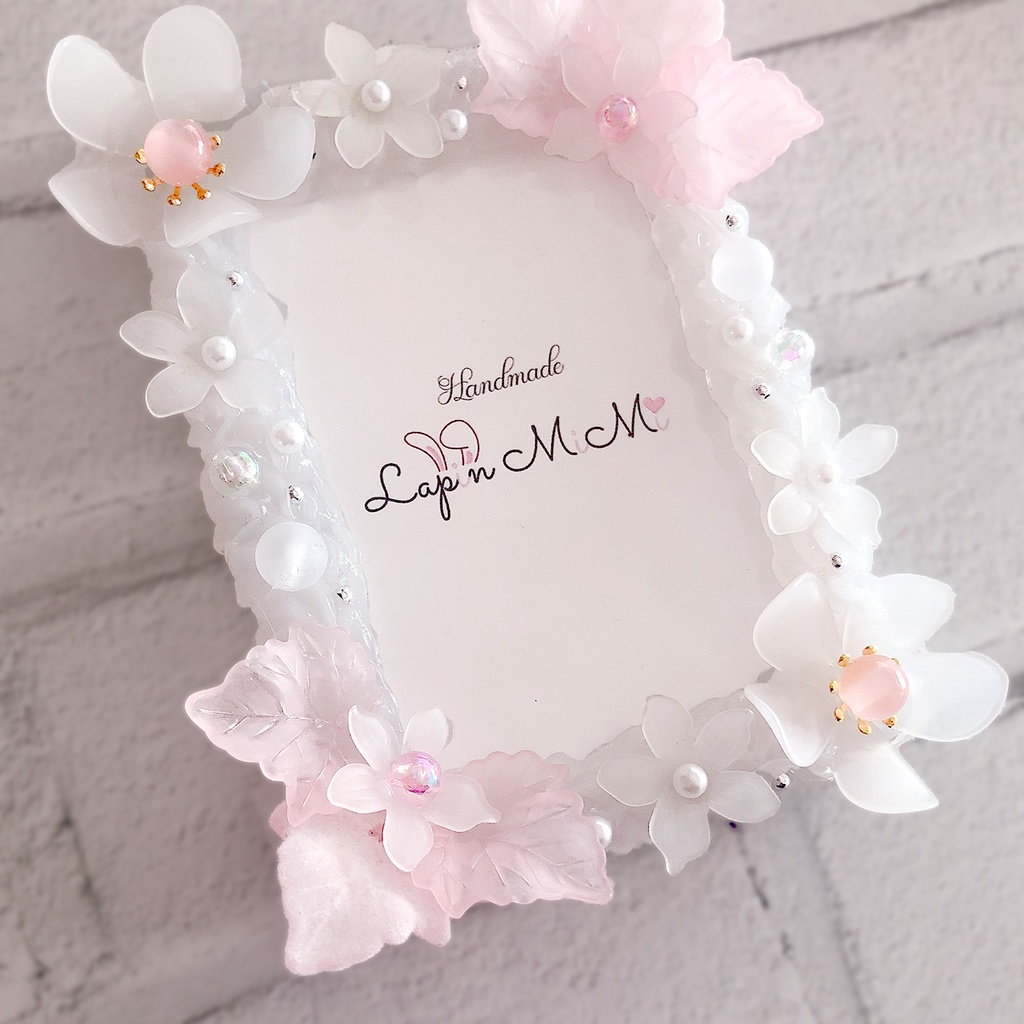 クリア ホイップデコ 春 お花 マット ホワイト 硬質 トレカケース チェキ きれいめ ピンク ハンドメイド