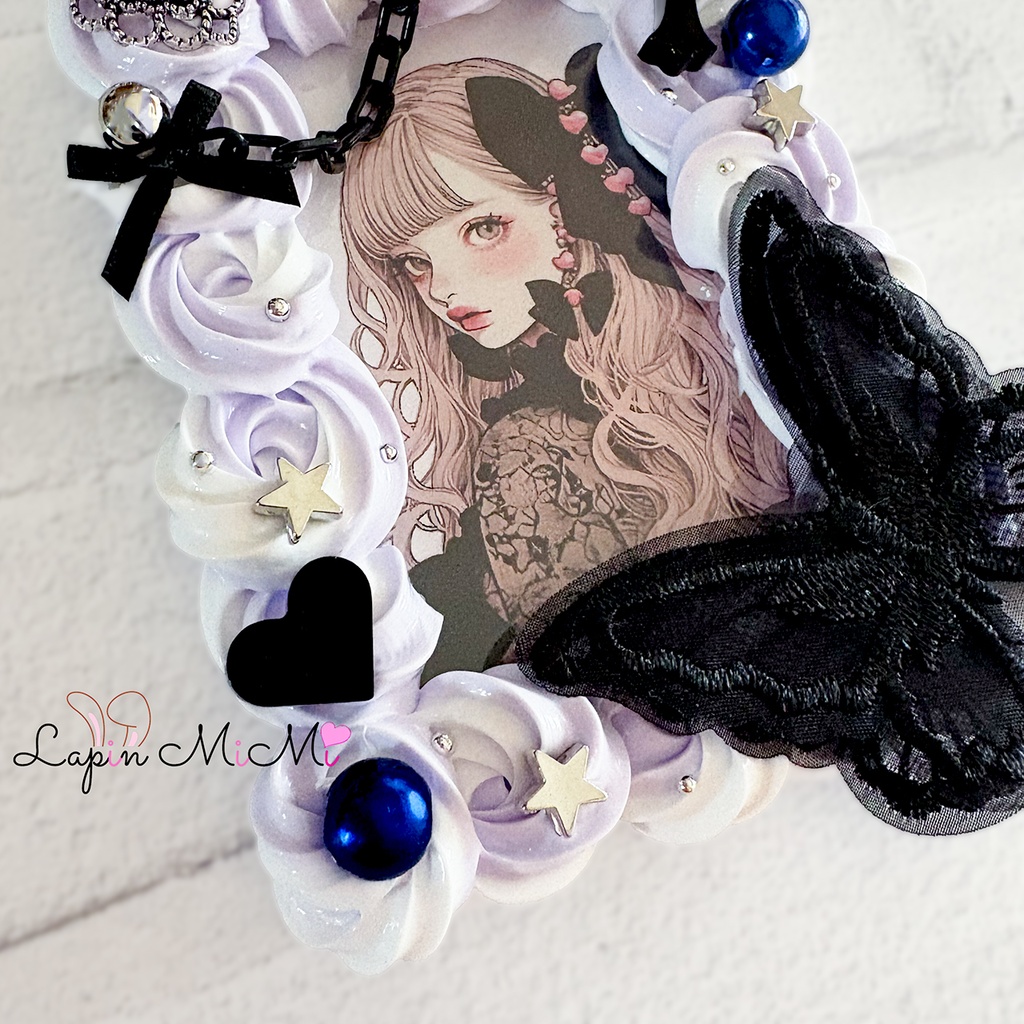 白 紫 ホイップデコ 硬質トレカケース 黒 蝶 チェーン 十字架 ゴシック カード チャーム可ケース