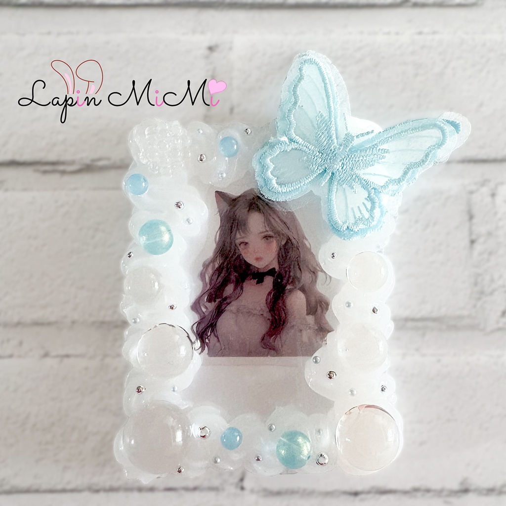 クリア ホイップデコ 硬質トレカケース 水色 レース 蝶 シャボン玉 バブル 風 チェキ カード ケース