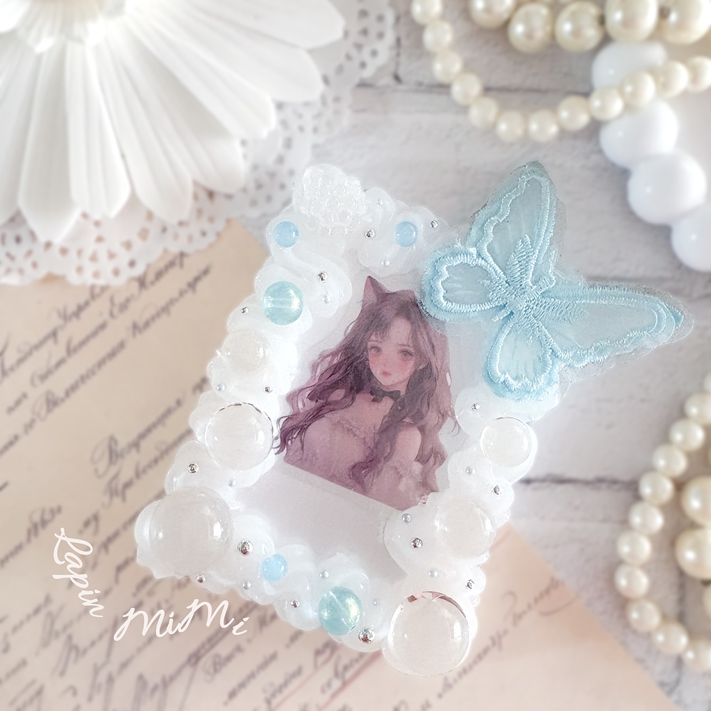 クリア ホイップデコ 硬質トレカケース 水色 レース 蝶 シャボン玉 バブル 風 チェキ カード ケース