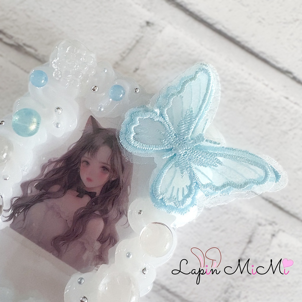 クリア ホイップデコ 硬質トレカケース 水色 レース 蝶 シャボン玉 バブル 風 チェキ カード ケース