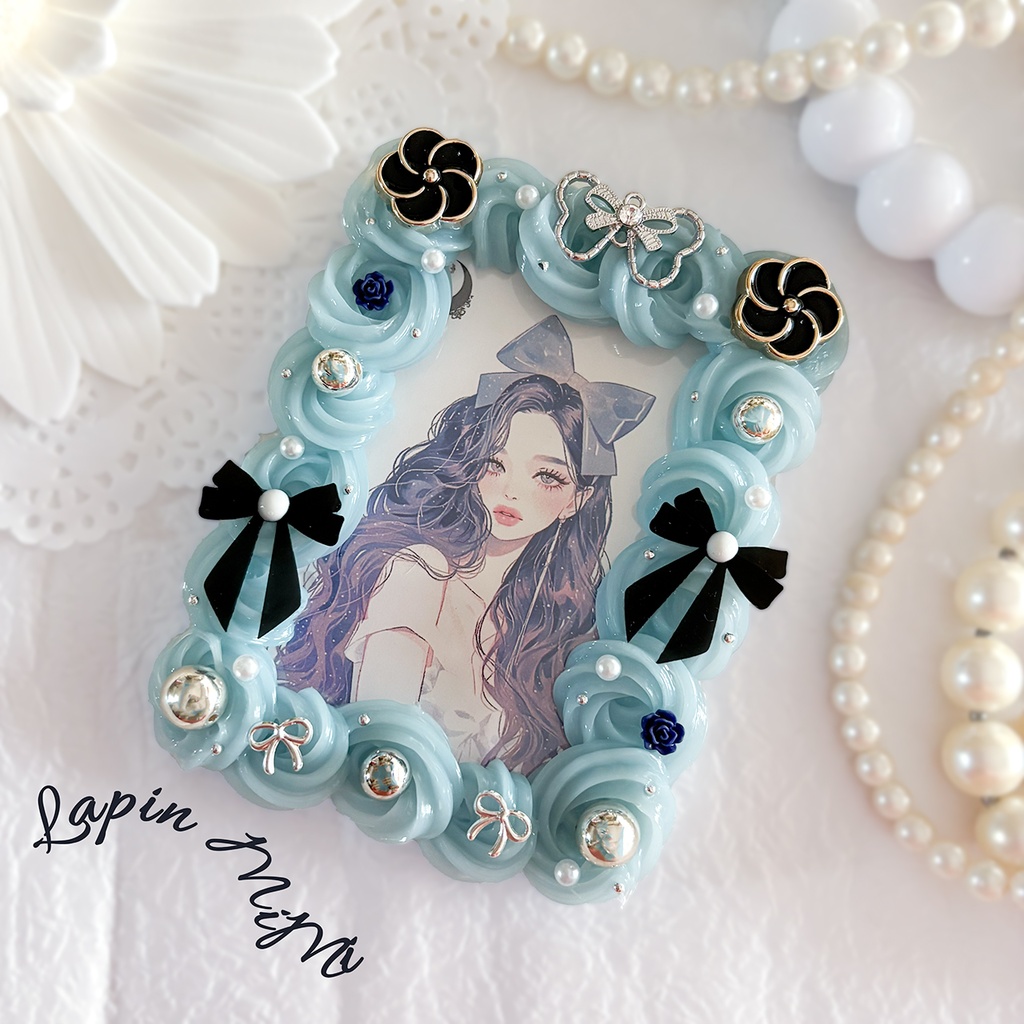 【バッグチャーム可〇】ホイップデコ 硬質トレカケース チェキ くすみカラー ブルーグレー 黒 シルバー リボン ニュアンス カード ケース