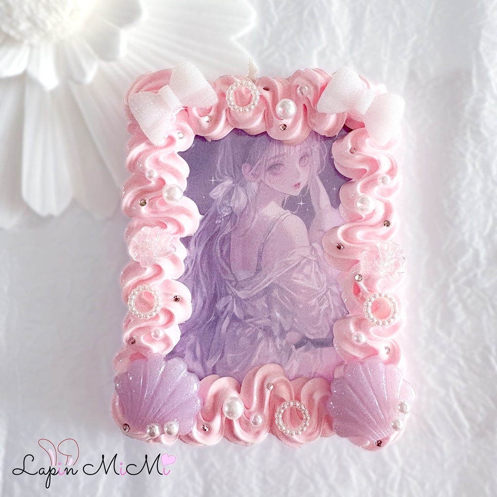 ピンク うねうね ホイップデコ 硬質トレカケース リボン シェル チェキ カード ケース