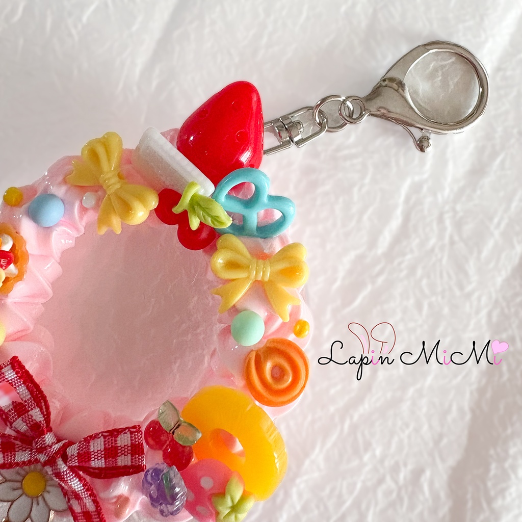 ホイップデコ 缶バッジ フルーツ ピンク いちご ケーキ風 フォトイン キーホルダー