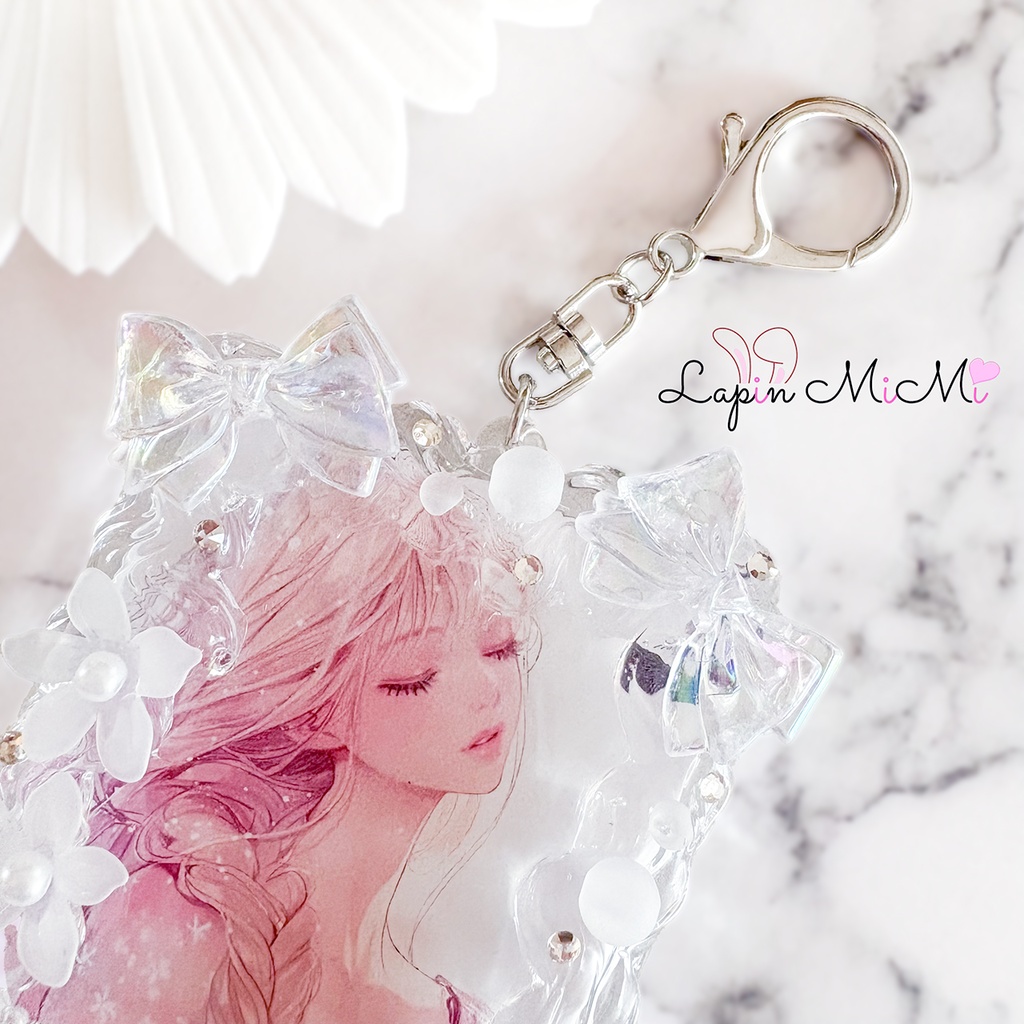 高透明 ホイップデコ 硬質トレカケース キーホルダー リボン マット くすみ 白 カード バッグチャーム ケース