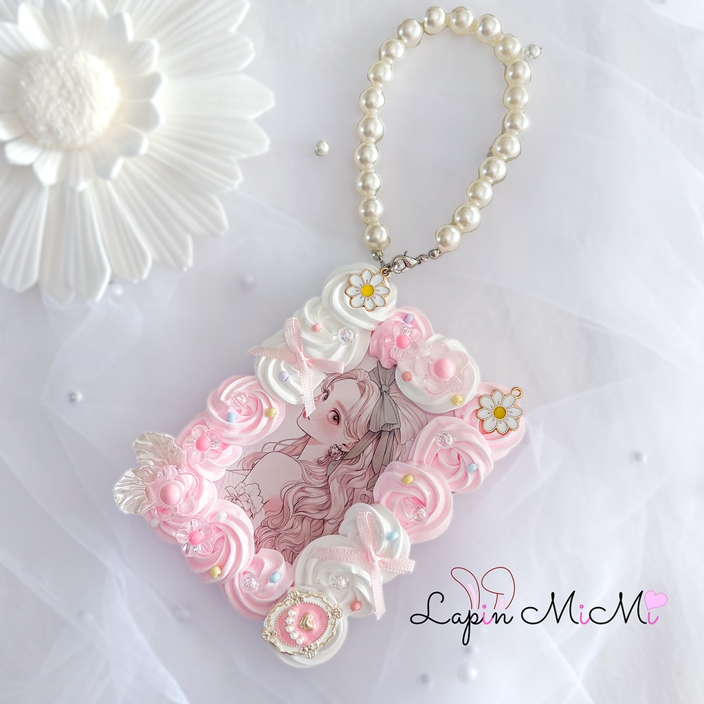 【ストラップ可〇】ホイップデコ 硬質トレカケース いちごミルク ピンク 白 リボン フラワー ケース