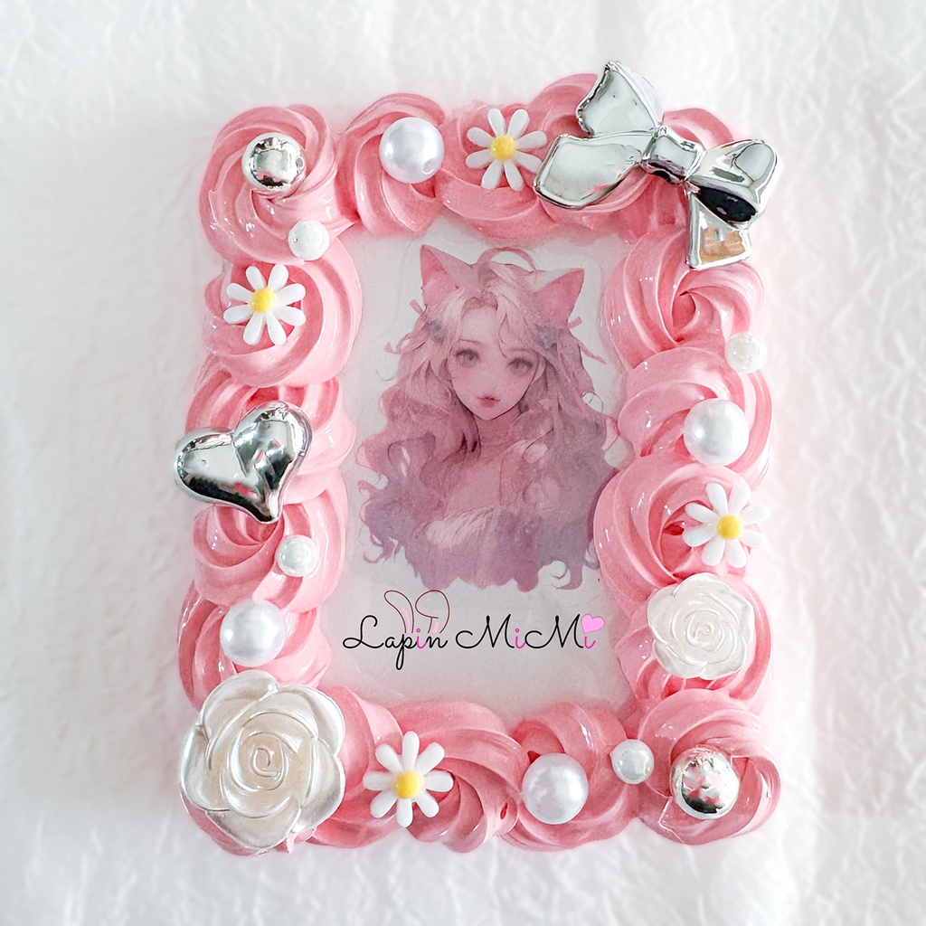 【受注製作】くすみピンク ホイップデコ 硬質トレカケース シルバー 花 リボン チェキ カード ケース