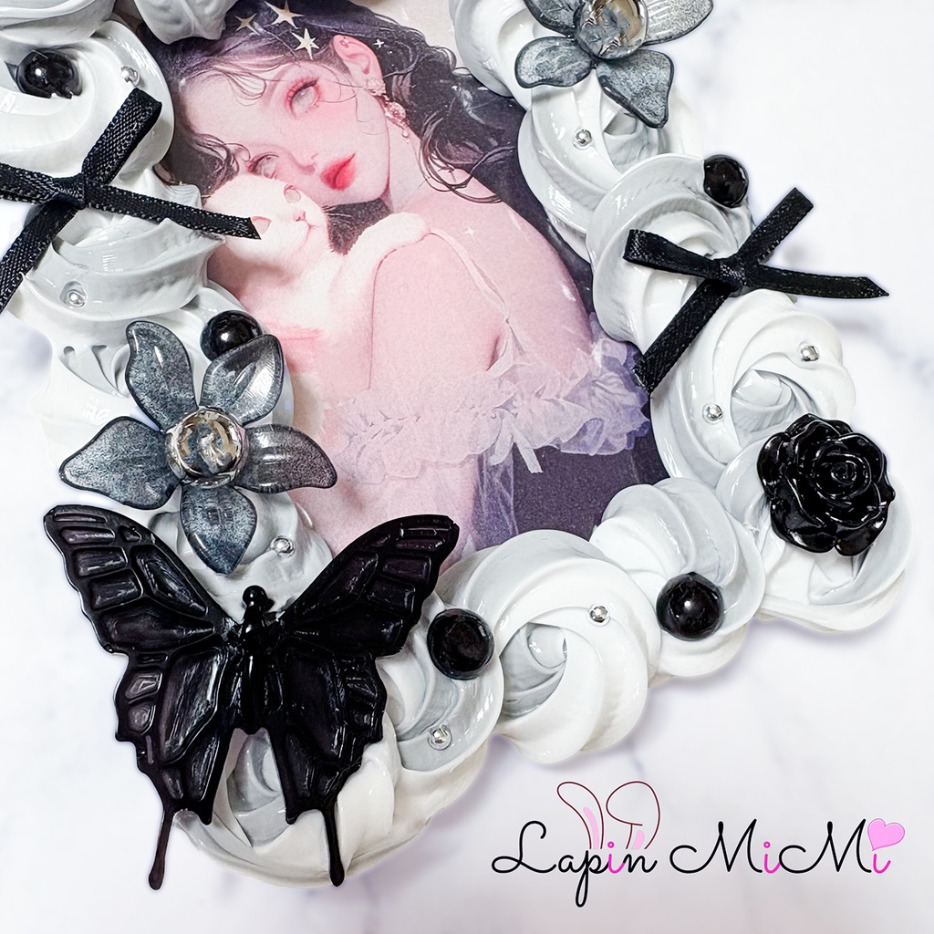 グレー 白 ホイップデコ 硬質トレカケース 黒 シルバー 花 蝶 リボン シック カード ケース