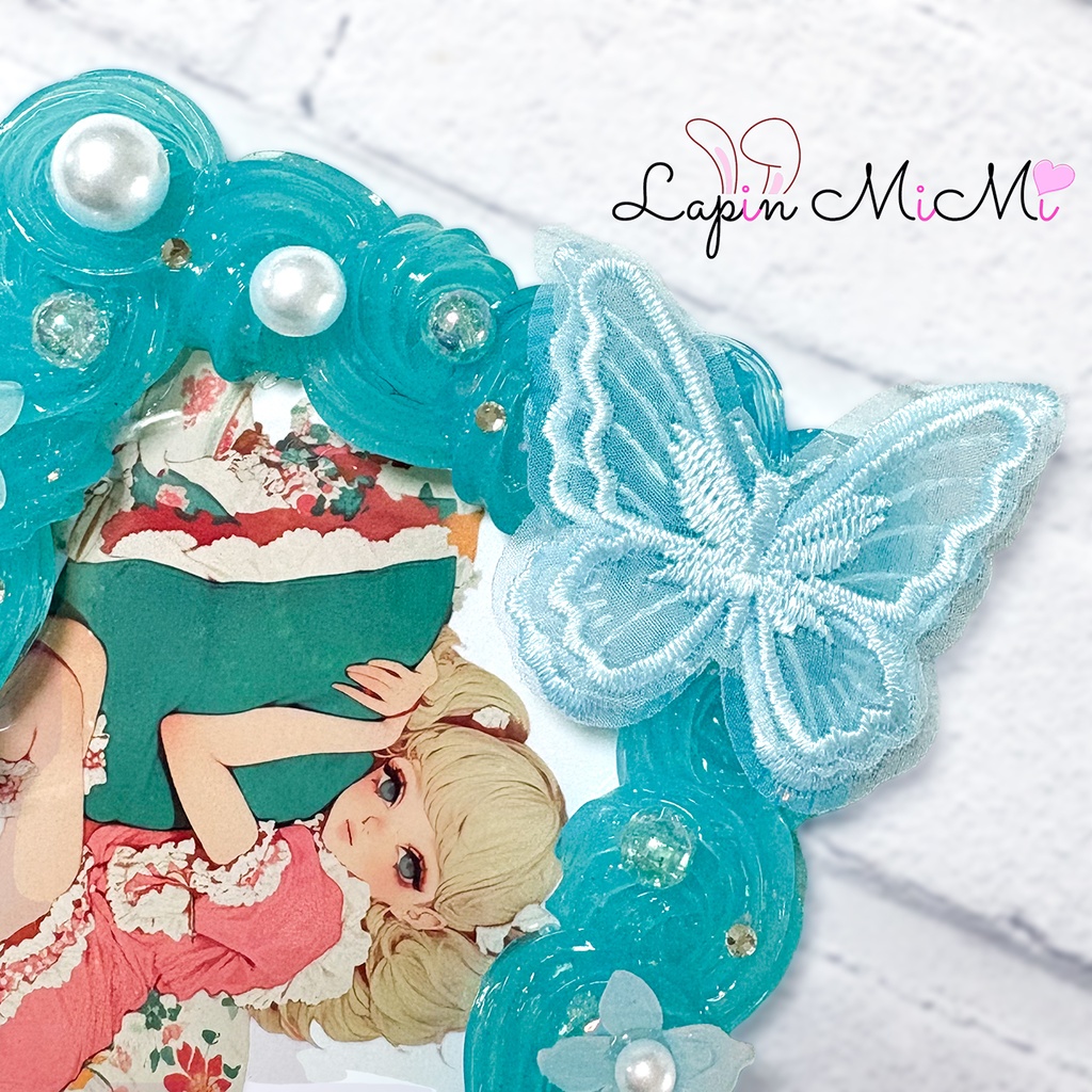 【B7】大判 L版 水色 クリア ホイップデコ 硬質トレカケース ポストカード ハガキ レース 蝶 白 ケース