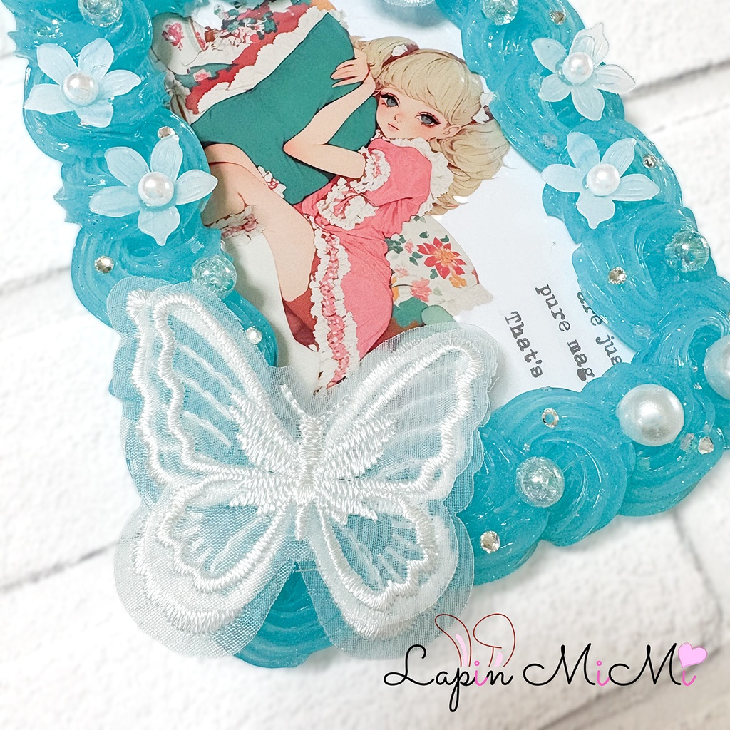 【B7】大判 L版 水色 クリア ホイップデコ 硬質トレカケース ポストカード ハガキ レース 蝶 白 ケース