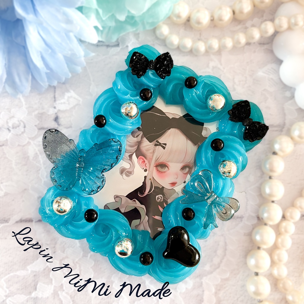 くすみ ブルー ホイップデコ B8 硬質トレカケース 黒 リボン ゴシック シルバー 大人可愛い ケース