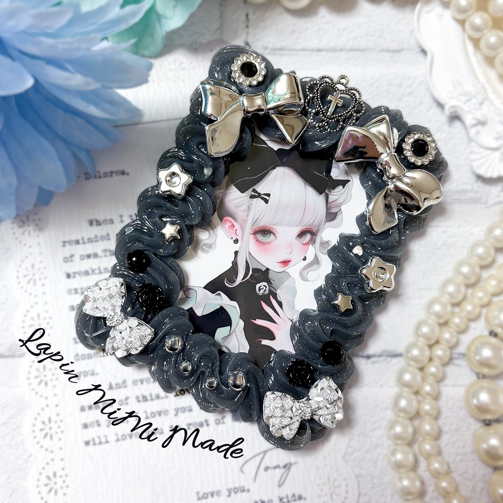 黒 ラメ ホイップデコ B8 硬質トレカケース シルバー リボン ゴシック ゴスロリ チェキ カード ケース