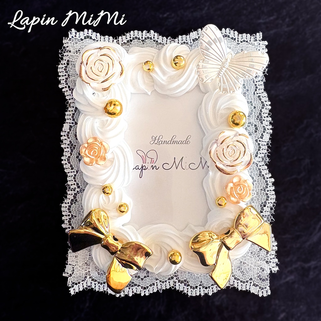 白 ホイップデコ 硬質トレカケース B8 レース 刺繍 ゴールド リボン 上品 きれいめ カード ケース