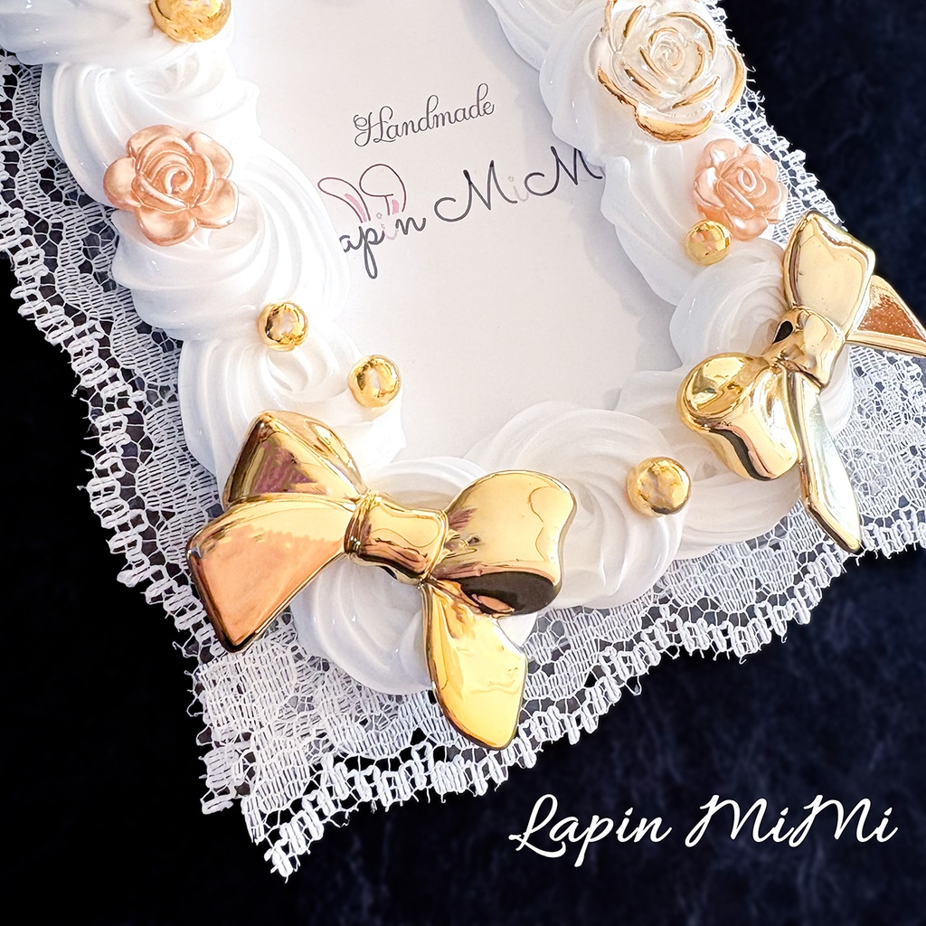 白 ホイップデコ 硬質トレカケース B8 レース 刺繍 ゴールド リボン 上品 きれいめ カード ケース