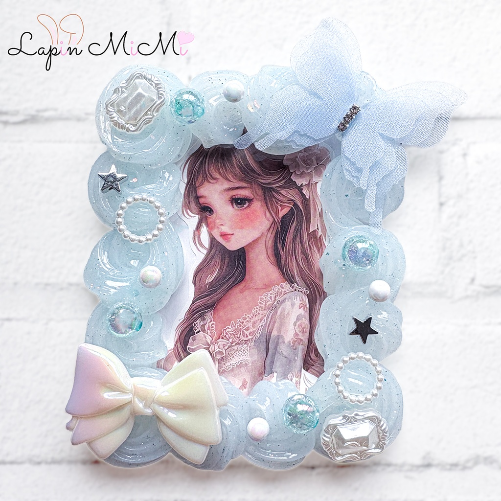 クリア ラメ ホイップデコ 硬質トレカケース 水色 シフォン 蝶 白 リボン ガラスビーズ きれいめ カード ケース