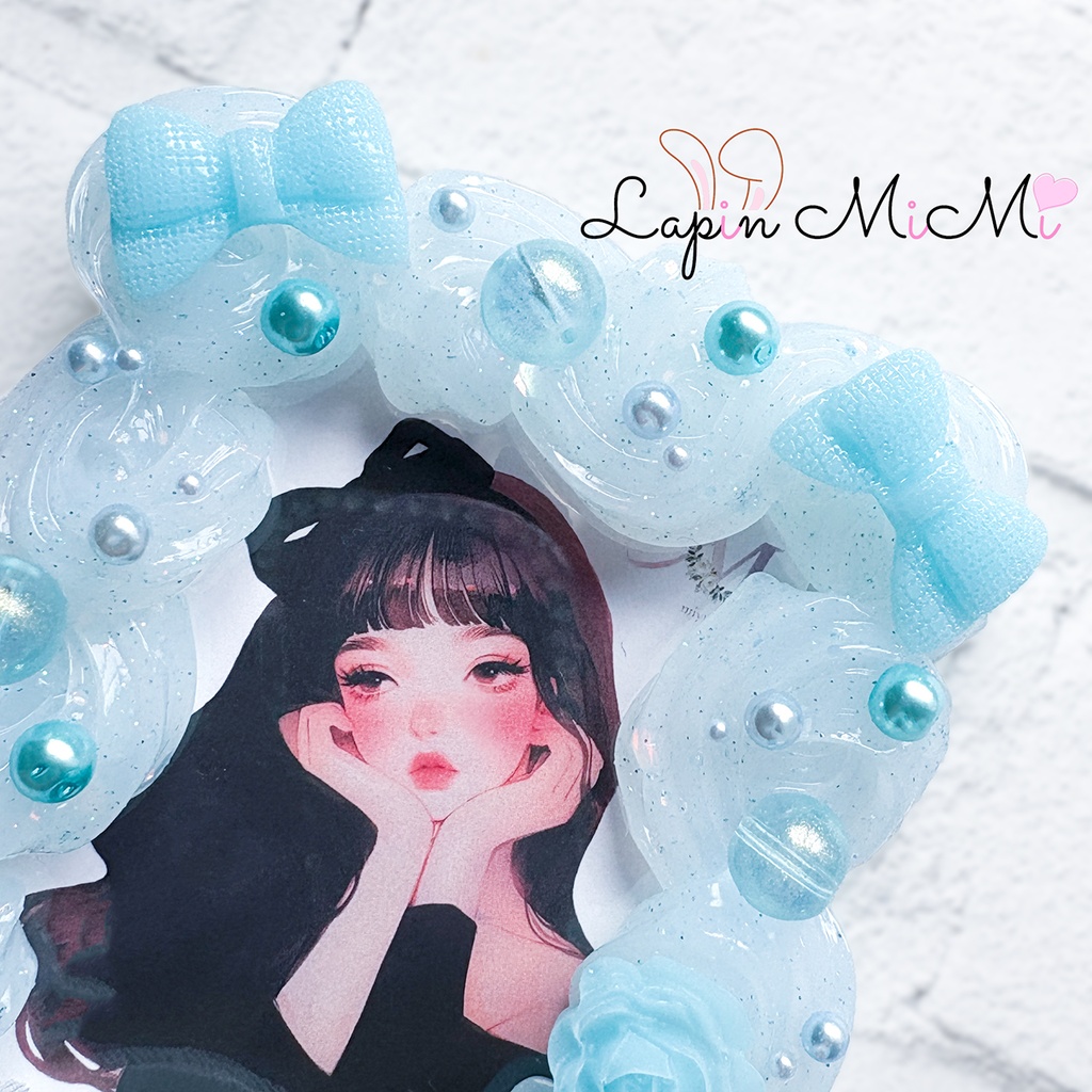 クリア ラメ 水色 ホイップデコ 硬質トレカケース 刺繍 レース 白 蝶 薔薇 ビーズ かわいい B8 カード ケース