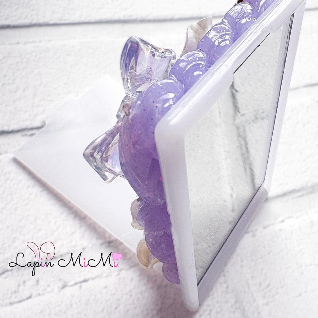 パープル ラメ入り ホイップデコ コンパクトミラー スタンドタイプ ストラップ取り付け可能 白 薔薇 きれいめ 鏡