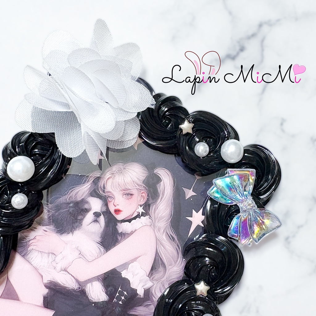 【B7】黒 ホイップデコ 硬質トレカケース ハガキ ポストカード 白 花 リボン 大判 L版 縦横可能 カード ケース